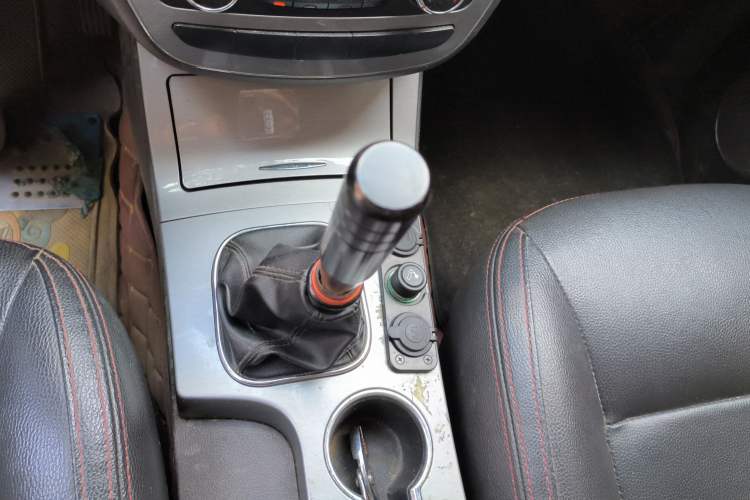 Used JAC T6 2015 2.8T Diesel New-Edge Long-Wheelbase HFC4DA1-2C
