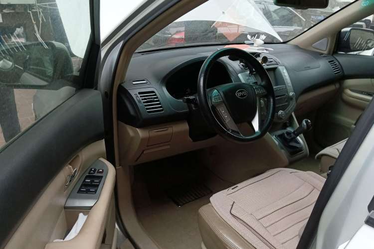 Used BYD S6 2012 2.0L Manual Luxury Version