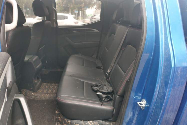 Used SAIC MAXUS T60 2017 2.0T Gasoline Automatic Two-Wheel Drive High-Ride Elite Standard Cabin
