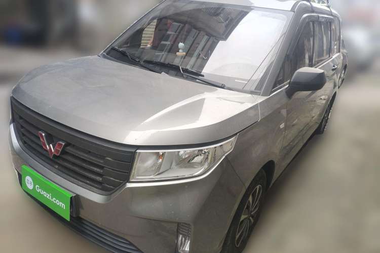 Used Wuling Hongguang PLUS 2020 1.5L Manual Standard Edition 5 Seats