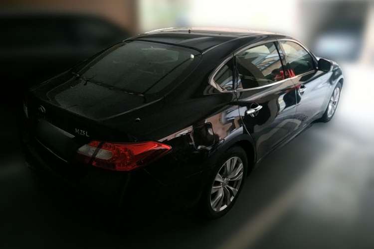 Used Infiniti M Series 2011 M25 Comfort Model