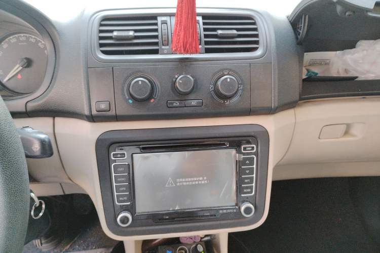 Used Skoda Fabia 2011 1.4L Manual Crystal Edition
