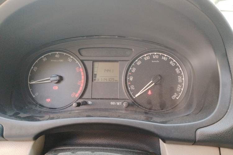 Used Skoda Fabia 2011 1.4L Manual Crystal Edition
