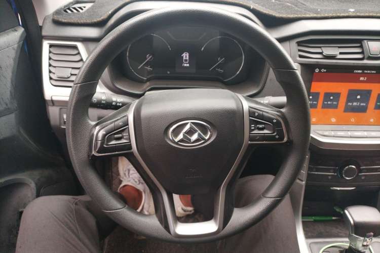 Used SAIC MAXUS T60 2017 2.0T Gasoline Automatic Two-Wheel Drive High-Ride Elite Standard Cabin
