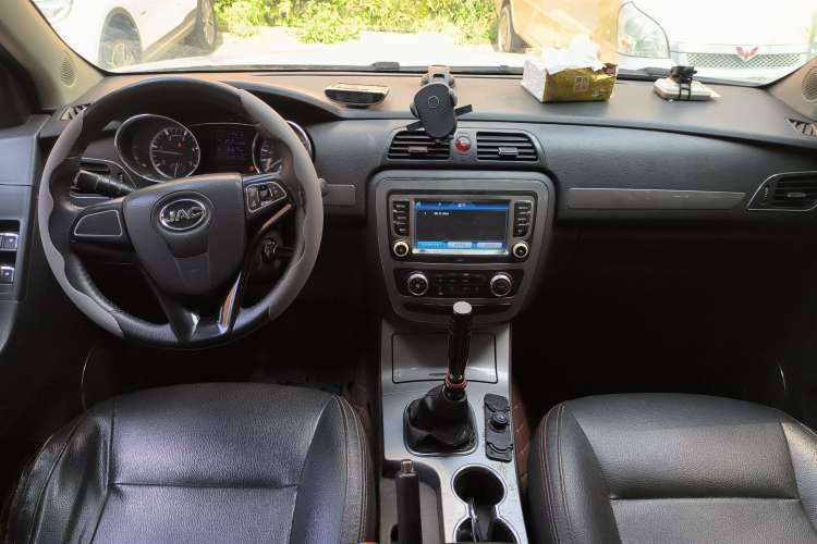 Used JAC T6 2015 2.8T Diesel New-Edge Long-Wheelbase HFC4DA1-2C
