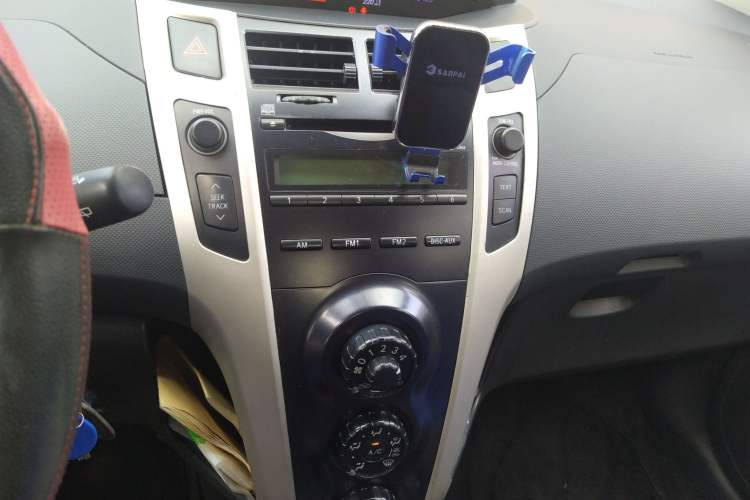 Used Toyota Yaris 2011 1.6E Automatic Charm Edition Audio And AC Panel