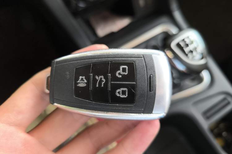 Used BAIC Weiwang M50F 2017 1.5L Standard Model