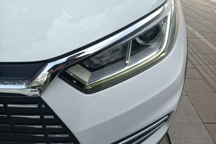 Used BYD Yuan New Energy 2018 EV360 Smart Connected Cool Model