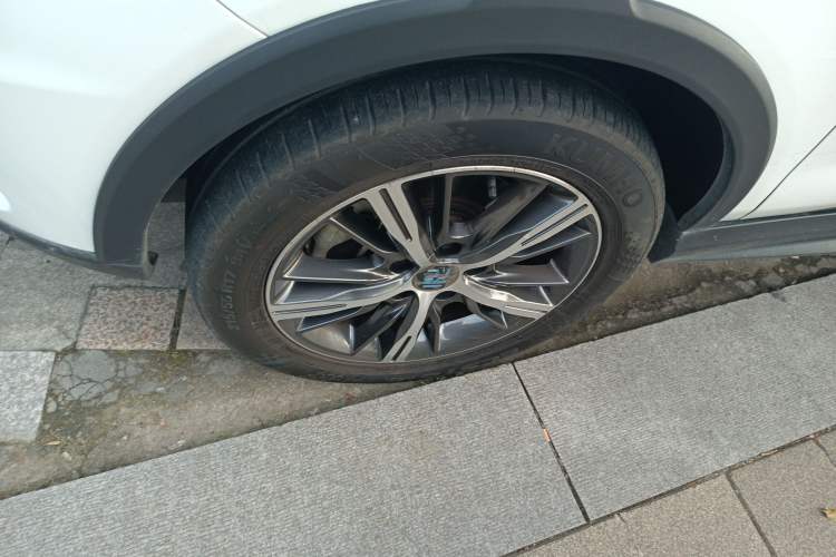 Used BYD Yuan New Energy 2018 EV360 Smart Connected Cool Model