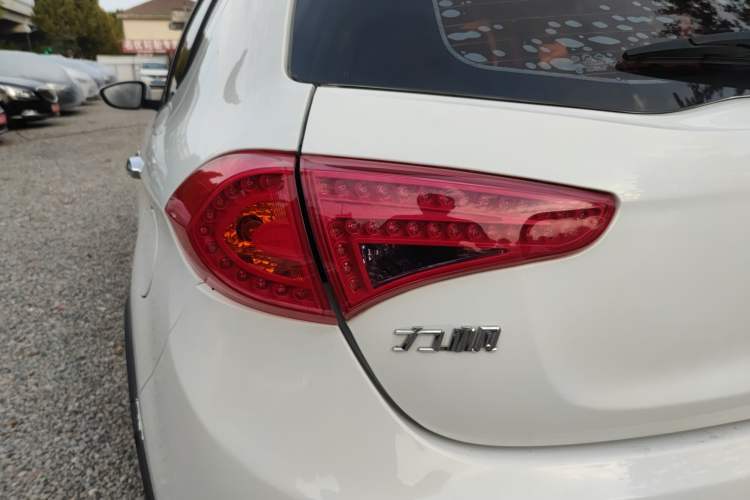 Used Lifan Auto X50 2014 1.5L Manual Luxury Model