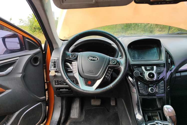 Used BYD Qin New Energy 2015 1.5T Dual-Crown Flagship Plus Edition