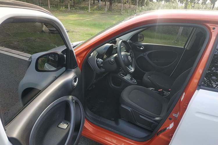 Used smart forfour 2016 1.0L 52 kW Passion Edition