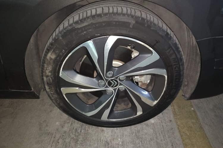 Used Citroen C6 2017 380THP Prestige Model Right Front Wheel Hub