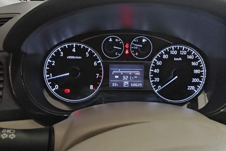 Used Nissan Tiida 2011 1.6L CVT Smart Version
