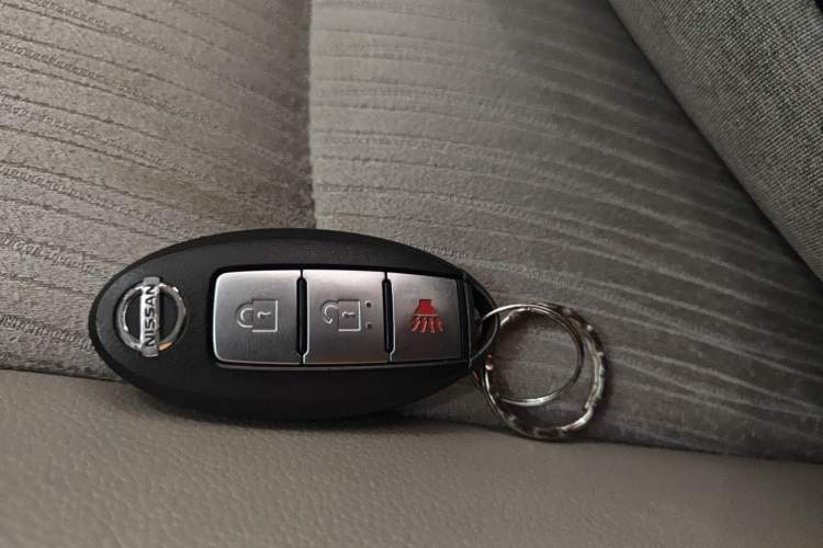 Used Nissan Tiida 2011 1.6L CVT Smart Version
