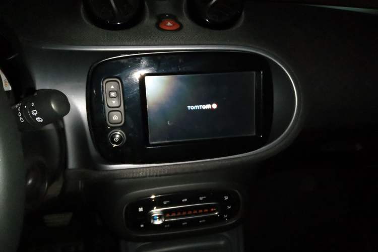 Used smart forfour 2018 0.9T 66 kW Pioneer Edition