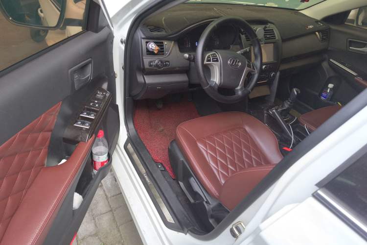 Used Lifan Auto 820 2015 1.8L Manual Luxury Model