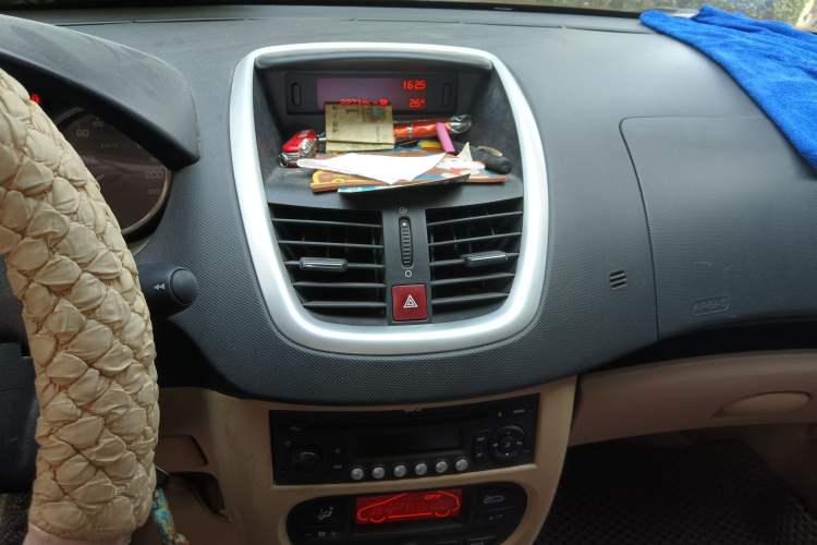 Used Peugeot 207 2010 Hatchback 1.4L Manual Prestige Edition Audio And AC Panel