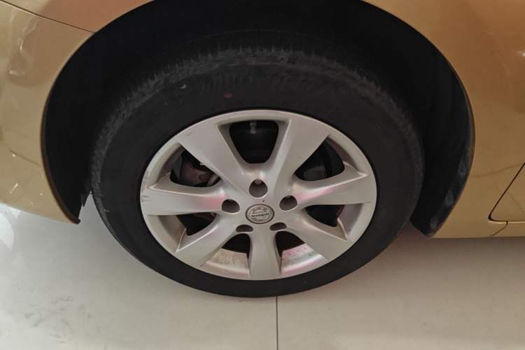 Used Nissan Tiida 2011 1.6L CVT Smart Version
