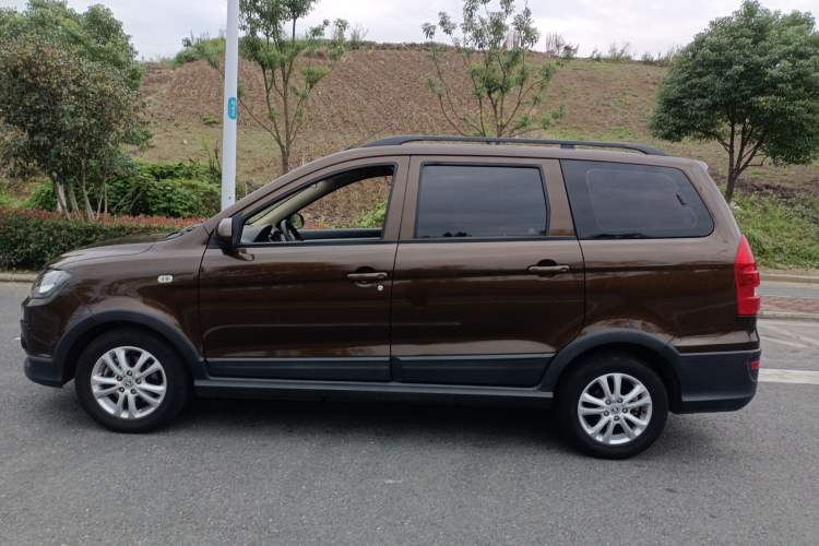 Used Dongfeng Fengon 360 2015 1.5L Manual Comfort 7-Seater China IV Standard
