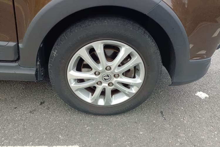 Used Dongfeng Fengon 360 2015 1.5L Manual Comfort 7-Seater China IV Standard
