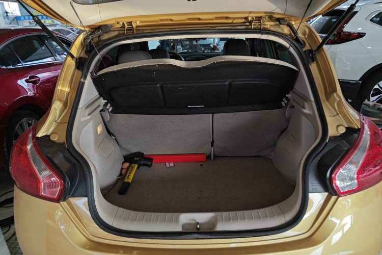 Used Nissan Tiida 2011 1.6L CVT Smart Version
