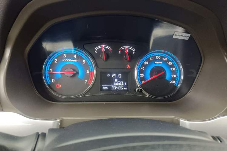 Used Dongfeng Fengon 360 2015 1.5L Manual Comfort 7-Seater China IV Standard
