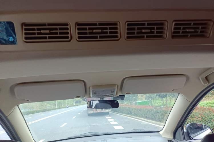 Used Dongfeng Fengon 360 2015 1.5L Manual Comfort 7-Seater China IV Standard
