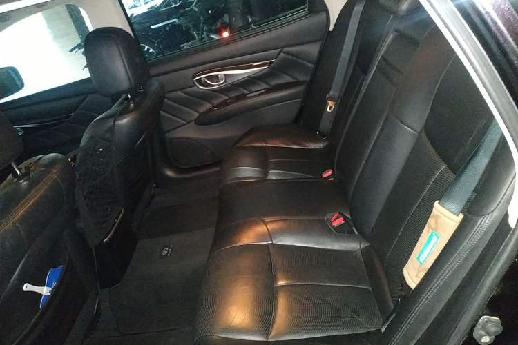 Used Infiniti M Series 2011 M25 Comfort Model