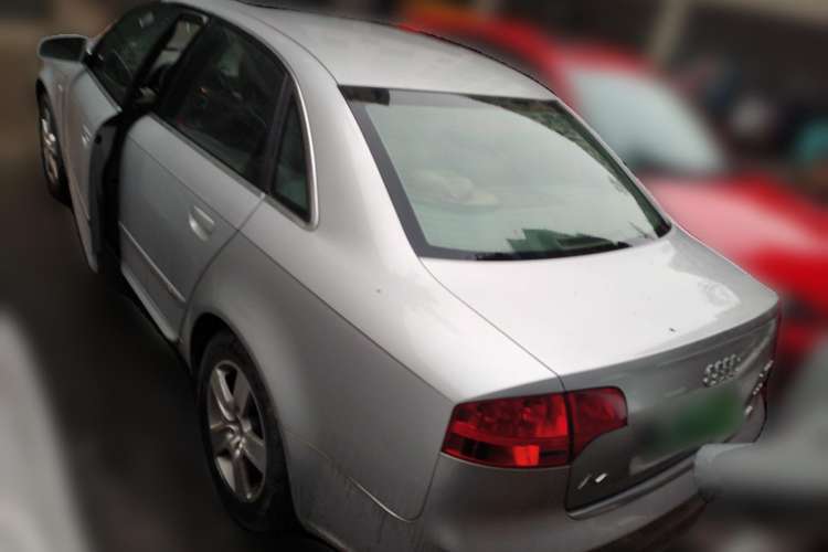 Used Audi A4 2008 1.8T automatic comfort version
