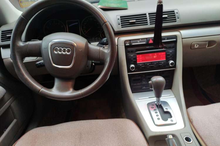 Used Audi A4 2008 1.8T automatic comfort version
