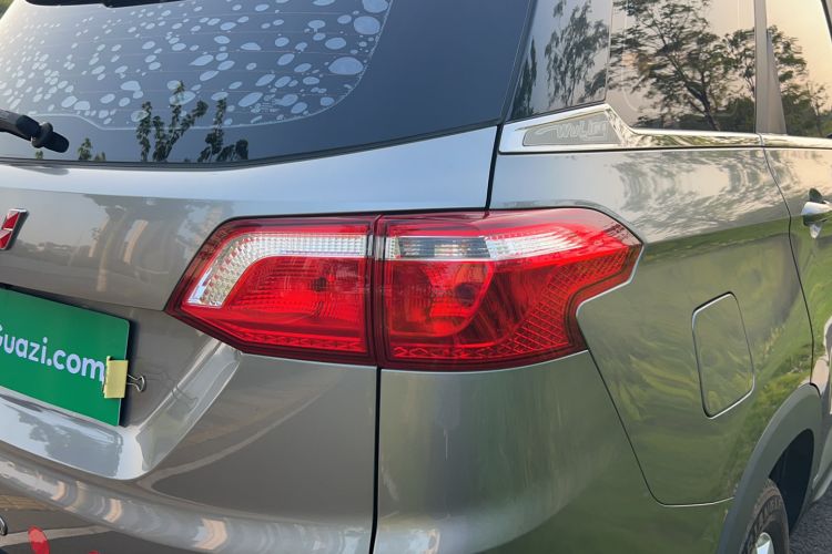 Used Wuling Hongguang S3 2019 1.5L Manual Luxury Model China VI Standard
