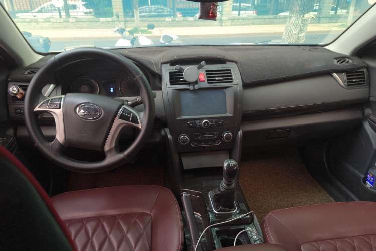 Used Lifan Auto 820 2015 1.8L Manual Luxury Model