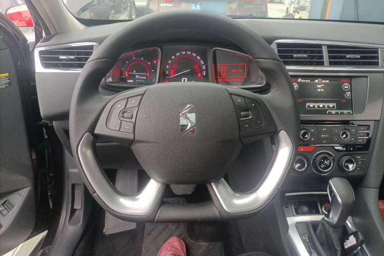 Used DS 6 2014 1.6T Luxury Edition THP160
