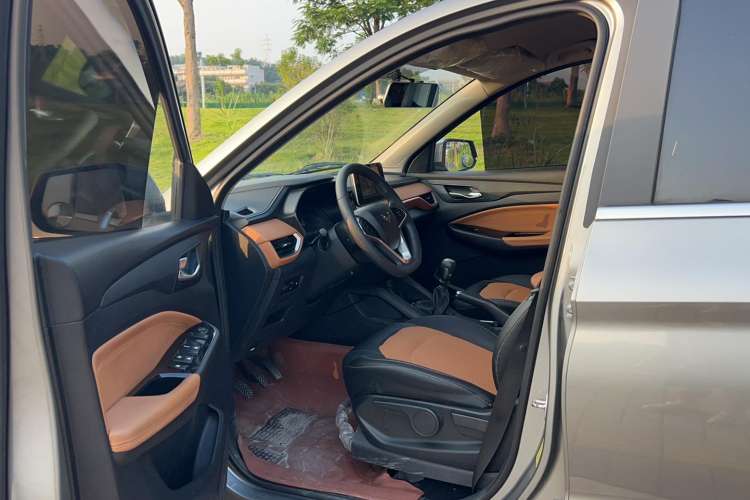 Used Wuling Hongguang S3 2019 1.5L Manual Luxury Model China VI Standard
