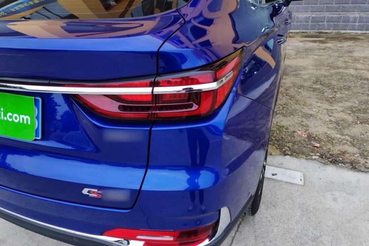 Used Changan CS85 COUPE 2019 1.5T DCT Luxury Version China VI Standard
