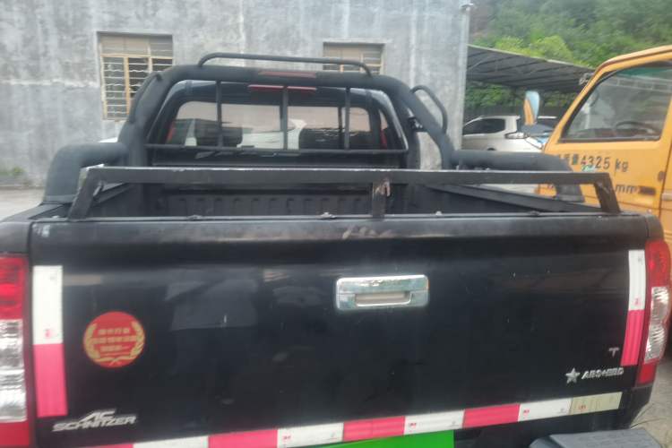 Used Great Wall Wingle 5 2017 2.0T European-spec Diesel Two-Wheel-Drive Entry-Level Big Double-Cab GW4D20D
