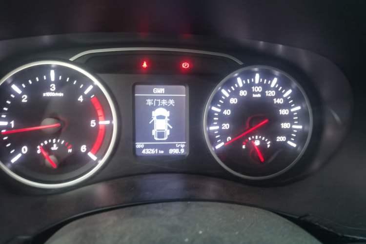 Used Great Wall Wingle 5 2017 2.0T European-spec Diesel Two-Wheel-Drive Entry-Level Big Double-Cab GW4D20D
