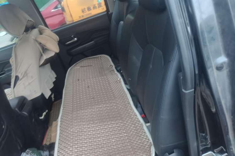 Used Great Wall Wingle 5 2017 2.0T European-spec Diesel Two-Wheel-Drive Entry-Level Big Double-Cab GW4D20D
