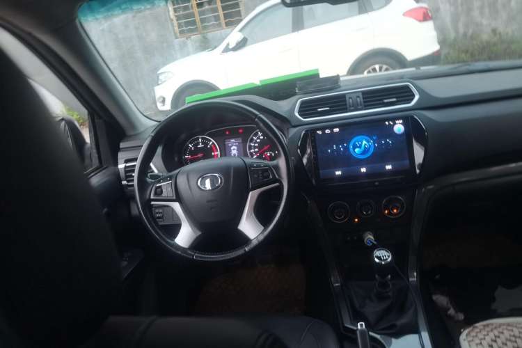 Used Great Wall Wingle 5 2017 2.0T European-spec Diesel Two-Wheel-Drive Entry-Level Big Double-Cab GW4D20D
