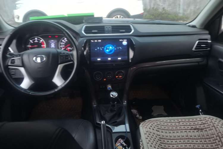 Used Great Wall Wingle 5 2017 2.0T European-spec Diesel Two-Wheel-Drive Entry-Level Big Double-Cab GW4D20D
