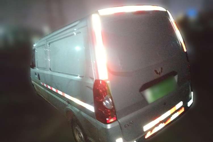 Used Wuling Electric Truck 2022 Affordable Model Anchi with 35.904 kWh