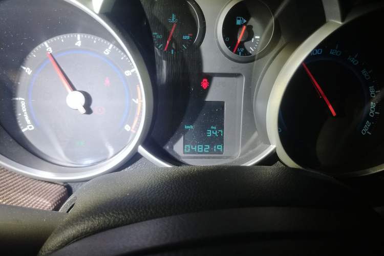 Used Chevrolet Cruze 2013 Hatchback 1.6L Manual Luxury Model