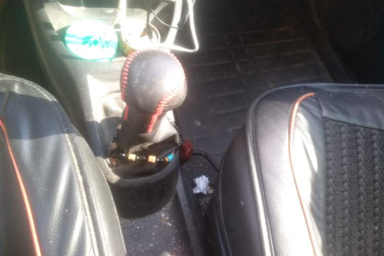 Used Nissan Livina 2010 Jingyue Edition 1.6L Manual All-Around Model
