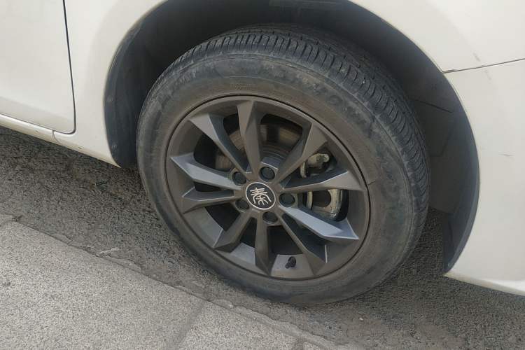 Used BYD Qin 2019 1.5L Automatic Prestige Model Right Front Wheel Hub