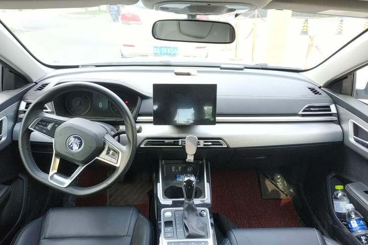 Used BYD Qin 2019 1.5L Automatic Prestige Model Center Console