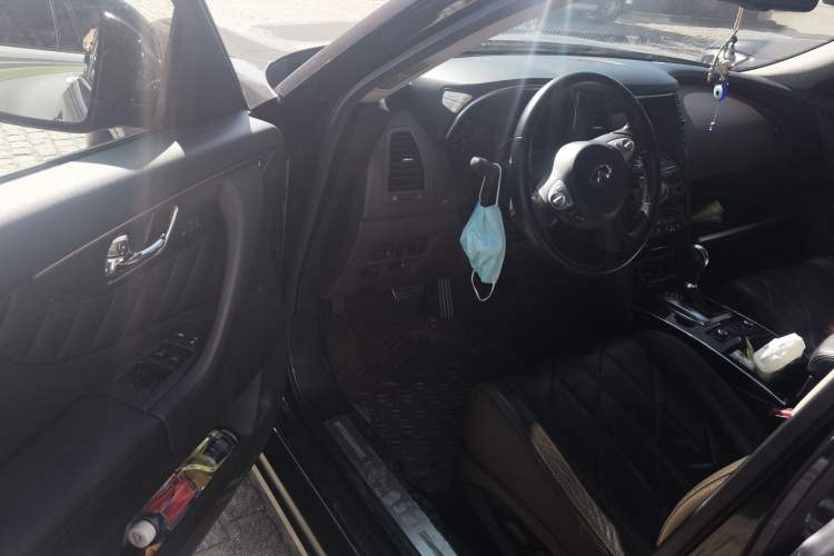 Used Infiniti FX 2010 FX35 Standard Edition
