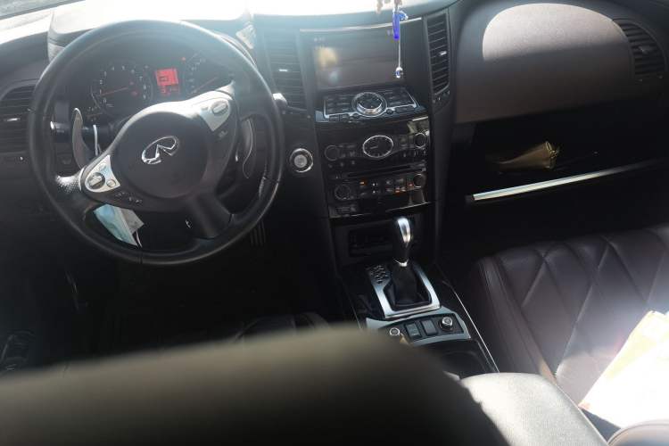 Used Infiniti FX 2010 FX35 Standard Edition
