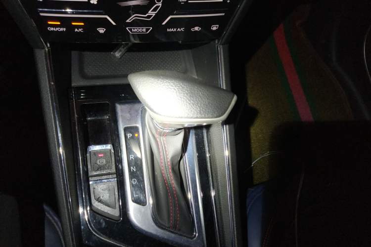 Used Venucia T60 2018 1.6L CVT Smart Edition (ISS) China VI
