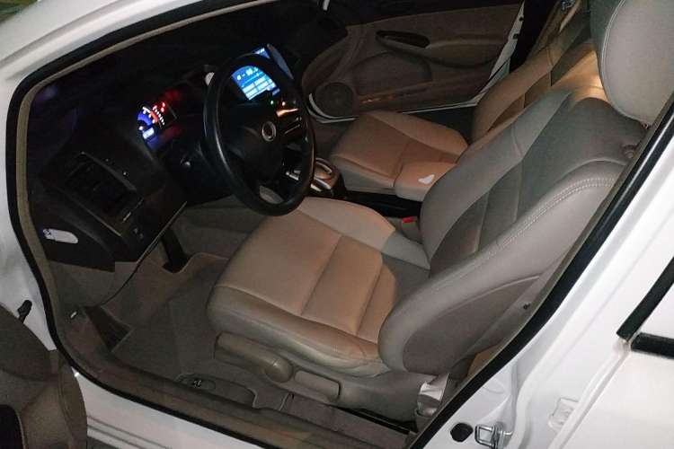 Used CIIMO CIIMO 2012 1.8L Automatic